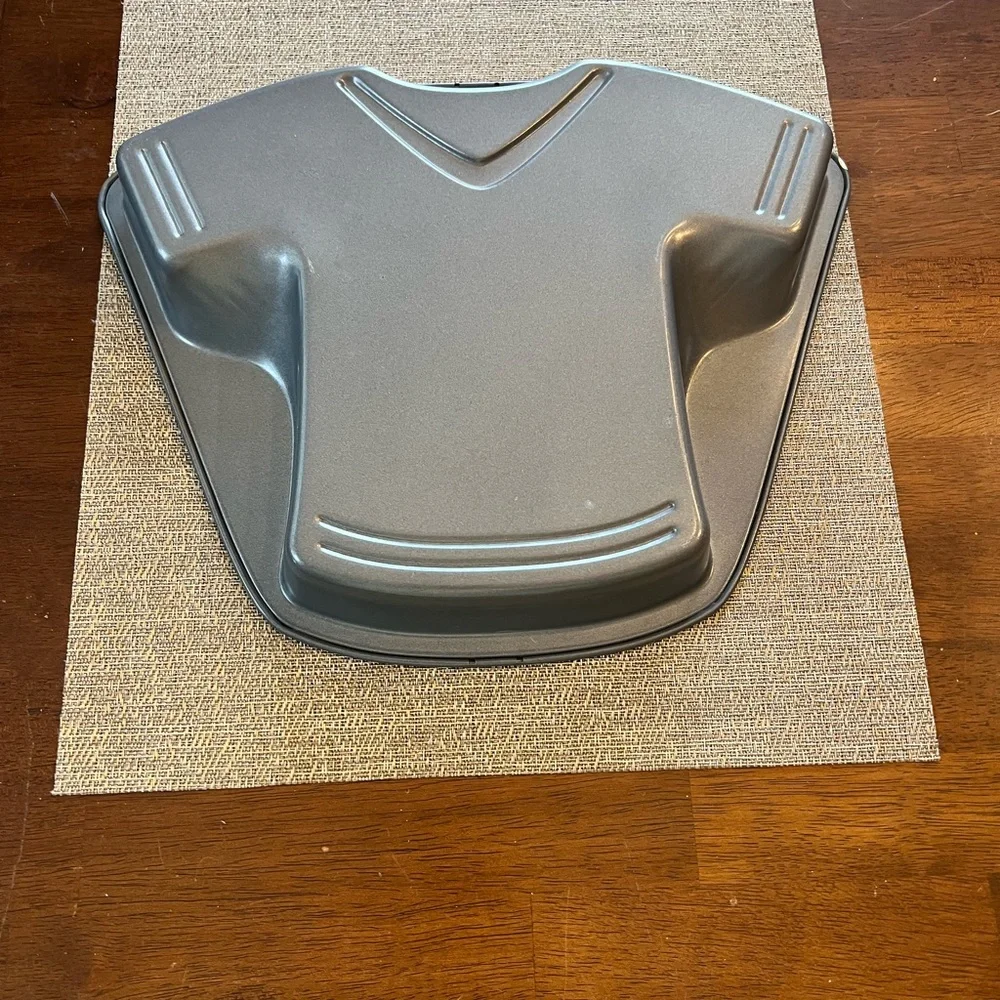 Wilton Gray Cake Pan‎ Hockey Jersey/sports top